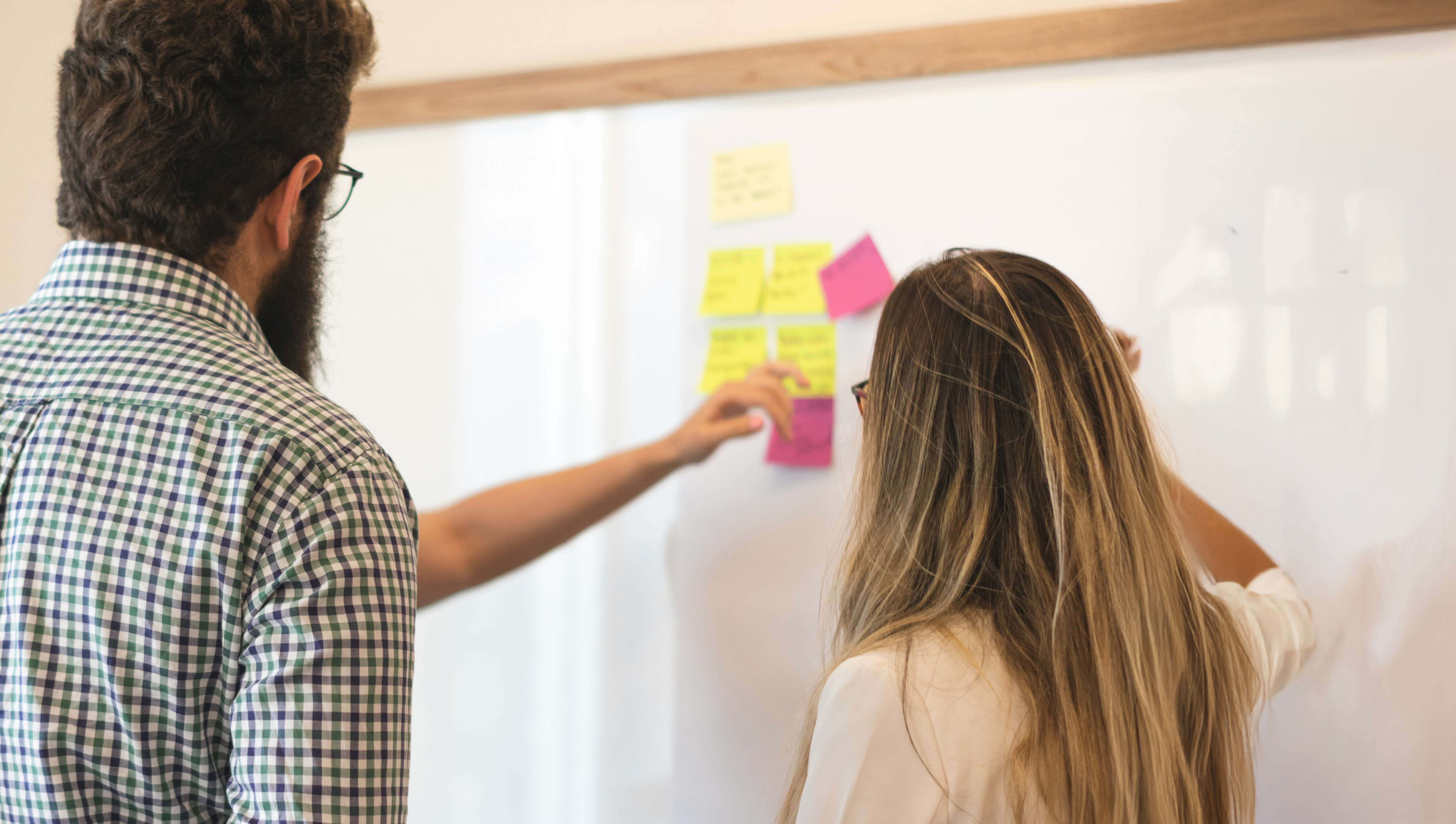 Photo, People in front of Post-it's